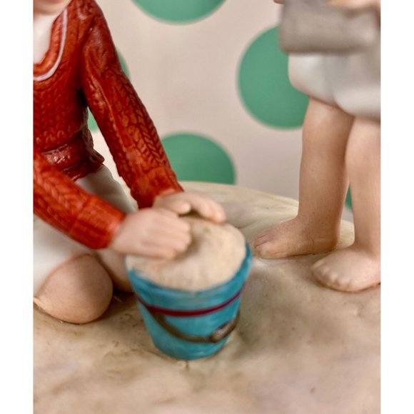 Avon "Summer Fun" figurine, Jessie Wilcox Smith Collection, handpainted, mint - Picture 11 of 13